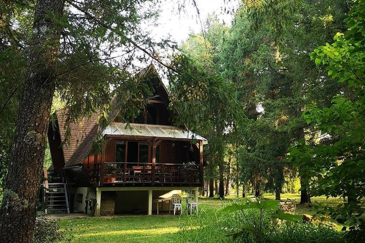 Vacation house for 4 people, with yard - 1