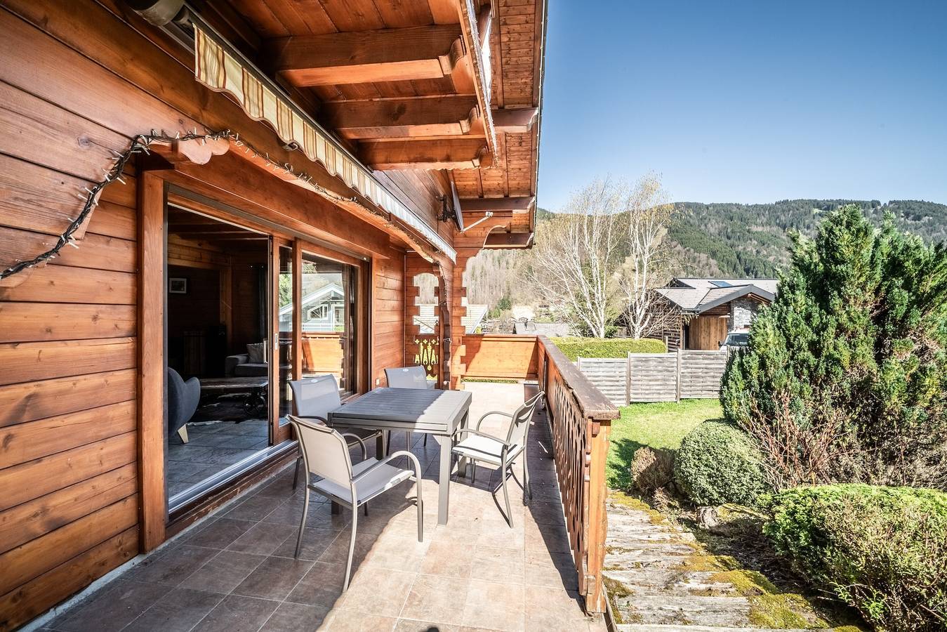 Chalet 'Le Reposoir - 3 Étoiles' avec vue sur la montagne, terrasse privée et Wi-Fi in Morzine, Les Portes du Soleil