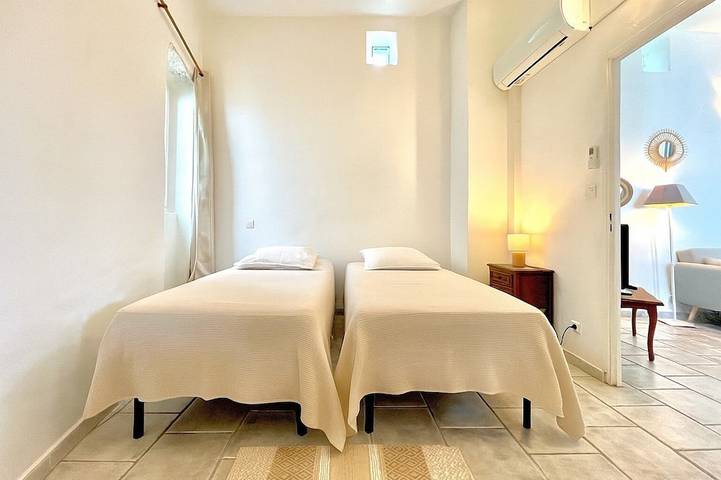 Gîte pour 4 personnes, avec jardin à Tornac - 3