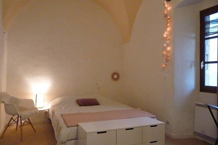 Location de vacances pour 14 personnes, avec piscine ainsi que terrasse et jardin à Viviers - 2