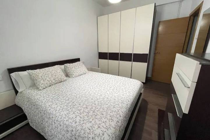 Ferienwohnung für 5 Personen, mit Whirlpool und Balkon in Bilbao - 4
