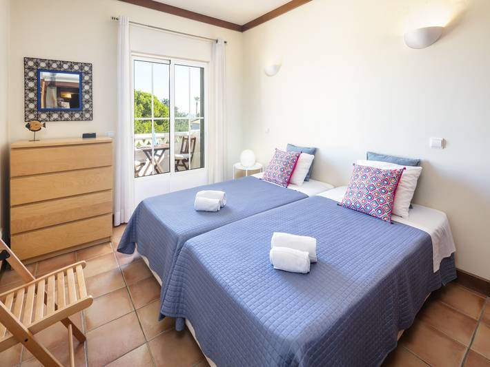 Ferienhaus für 4 Personen, mit Balkon und Garten sowie Pool, kinderfreundlich in Lagoa - 4