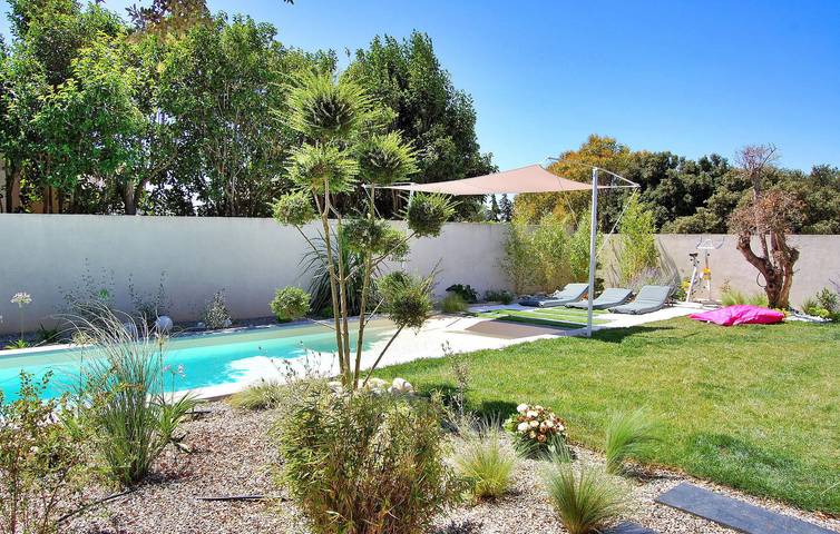 Encantador Apartamento de 200m2 con Piscina y Parking in Châteaurenard, Region de Arles