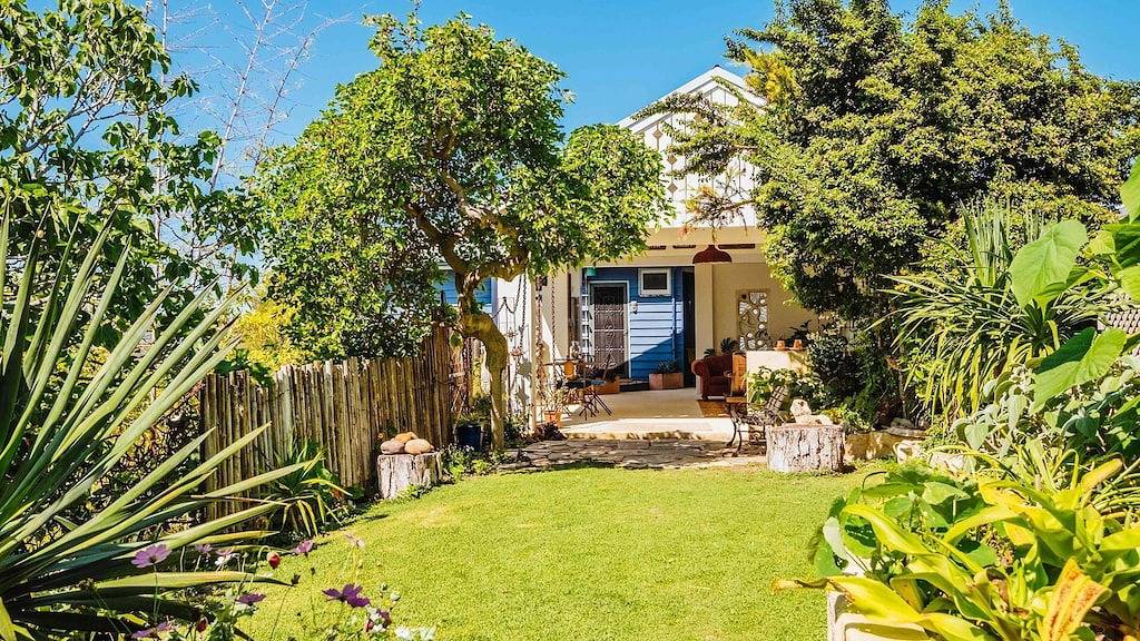 The Blue Beach House in Quinns Rocks, Perth