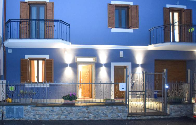 Ganze Ferienwohnung, Gemütliches Apartment in Tuscania mit WLAN, Klimaanlage, Parkplatz und Terrasse in Tuscania, Viterbo Provinz