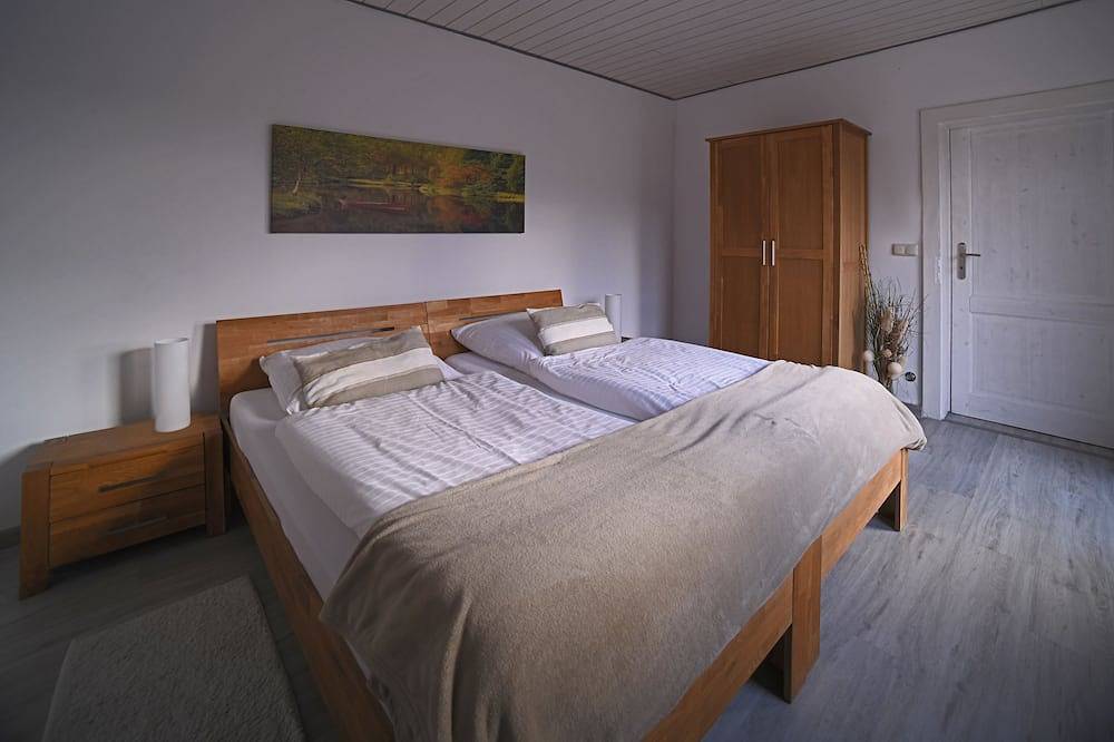 3Sterne Ferienhaus mit großem Garten und Wanderwegen in landlicher Idylle in Bischoffen, Naturpark Lahn-Dill-Bergland