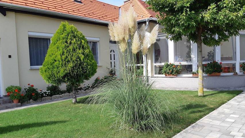 Ferienwohnung für 2 Personen, mit Garten in Bük
