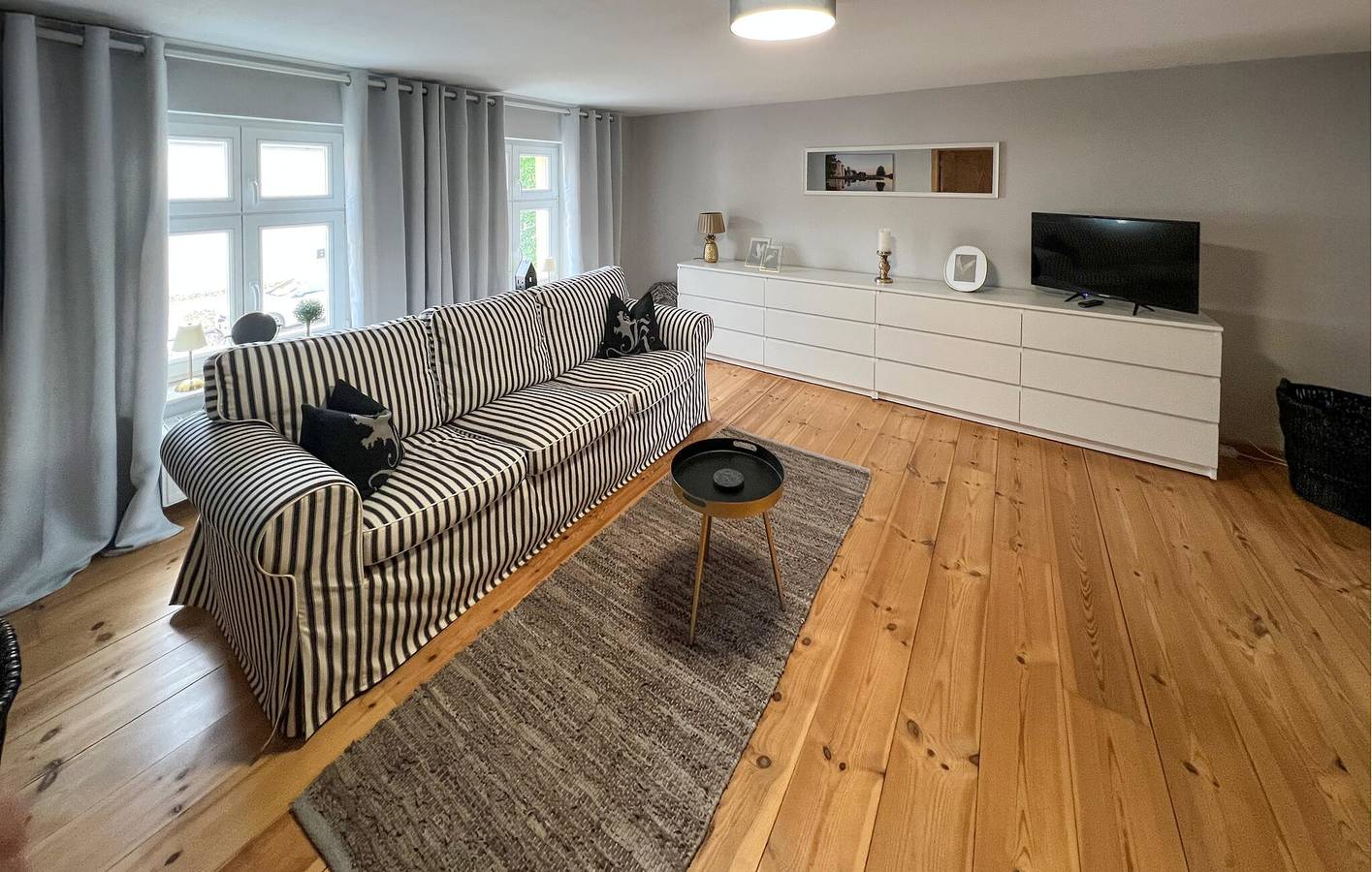 Ganze Ferienwohnung, Gartenappartement mit Parkplatz, Kochnische, Blick auf Rheinsberg in Rheinsberger See, Rheinsberg