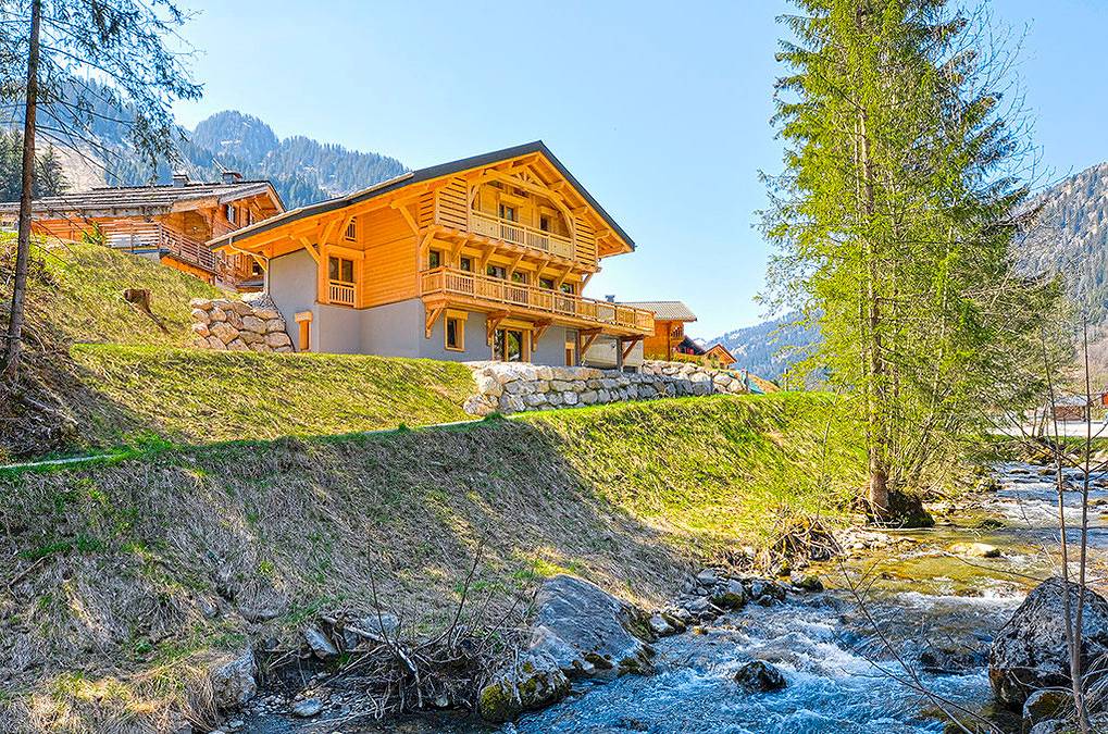 Holiday home for 20 people with balcony in Châtel, Les Portes du Soleil