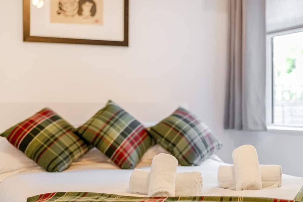 Entire apartment, Bright, spacious 1Bed w/parking | Pass the Keys in Guildford, Surrey