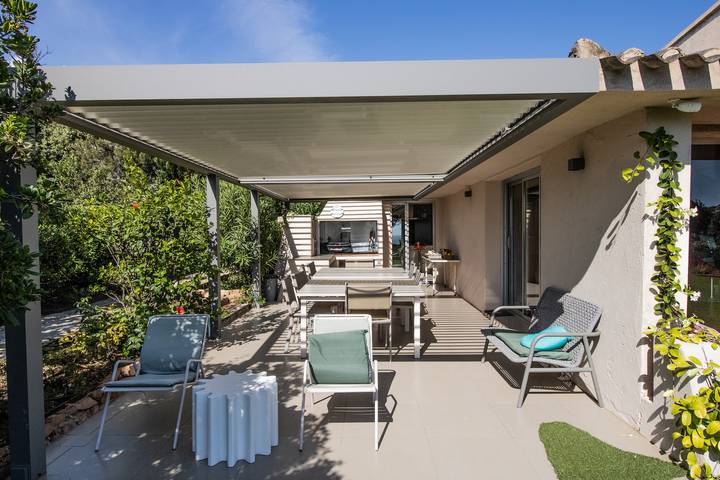 Maison de vacances pour 10 personnes, avec jacuzzi ainsi que sauna et jardin dans Santa Giulia