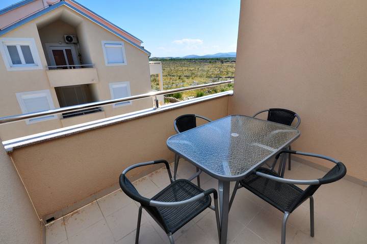 Ferienwohnung für 9 Personen, mit Balkon/Terrasse, mit Haustier in Vodice
