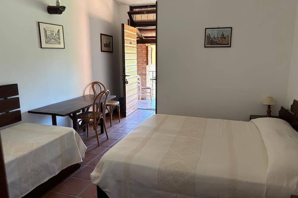 Bracciano Lake Farmhouse - Room Rosa in Anguillara Sabazia, Lago de Bracciano