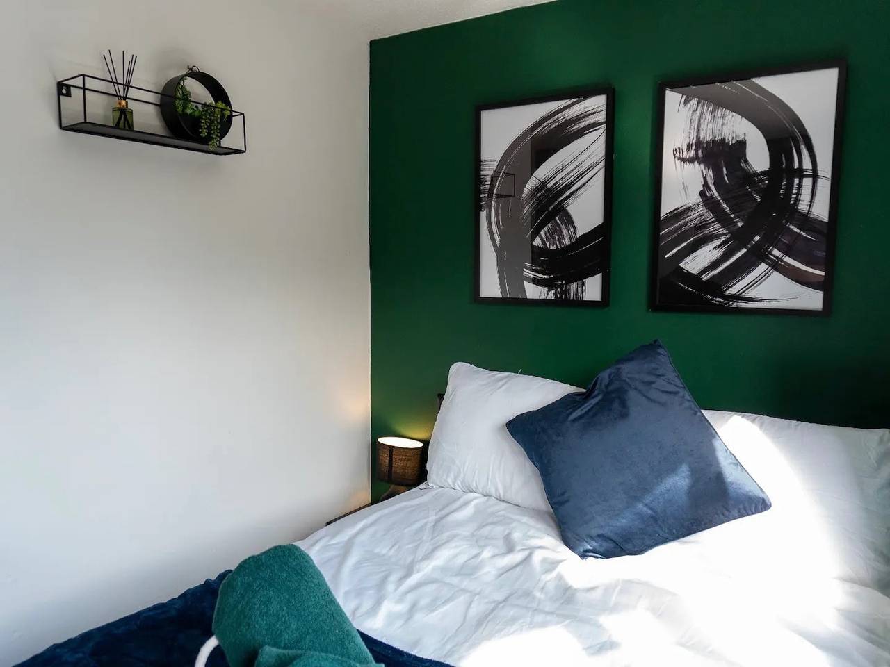 2-Bed - Sleeps 4 - Pet Friendly & Free Parking in Bolton, Greater Manchester