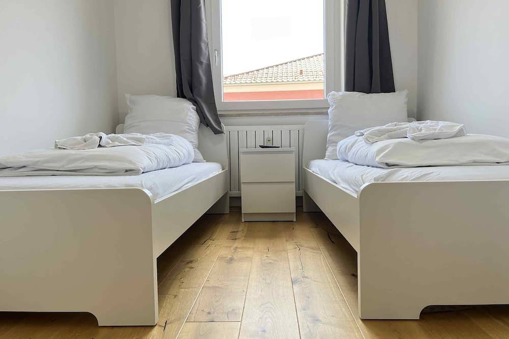 Ganze Wohnung, Moderne Monteurwohnung mit Balkon in Schwandorf, Ostbayern