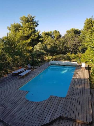 Gîte pour 4 personnes, avec piscine à Grambois