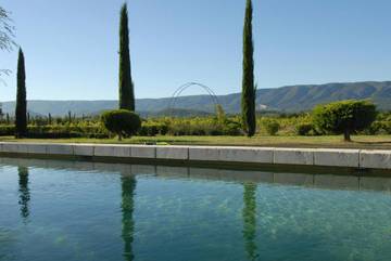 Chambre d’hôte pour 3 personnes, avec vue ainsi que jardin et piscine à Cabrières-d'Avignon