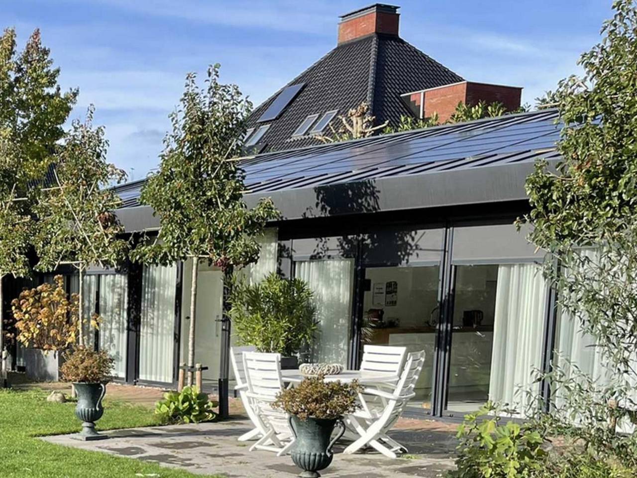 Luxury house and large garden in a wooded area in Oosterhout, North Brabant