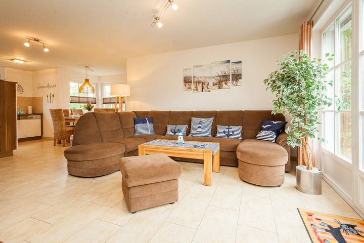 Ferienhaus für 6 Personen, mit Terrasse und Garten sowie Sauna in Ostseebad Zingst