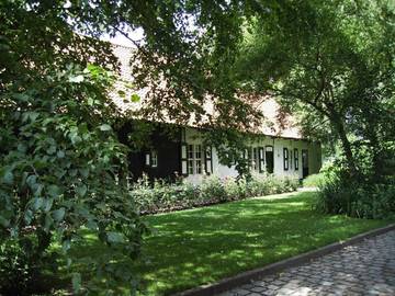 Hôtel pour 4 personnes, avec piscine ainsi que terrasse et jardin à Ypres
