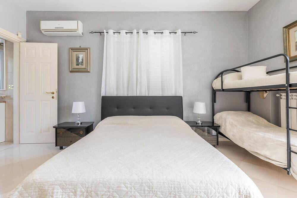 La Villa Alba by Barbarhouse in Lido Gandoli, Leporano