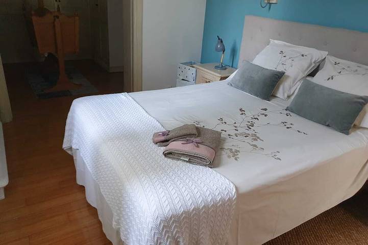 Location de vacances pour 6 personnes, avec jardin et terrasse à Contes - 2