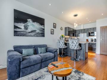 Log Cabin for 2 People in Whitby, North Yorkshire, Photo 3