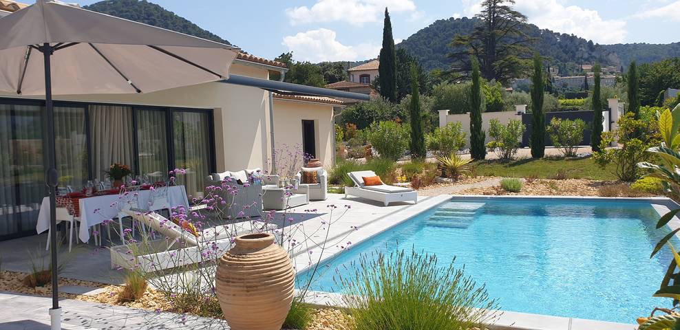 Villa für 6 Personen, mit Garten und Whirlpool sowie Terrasse - 1