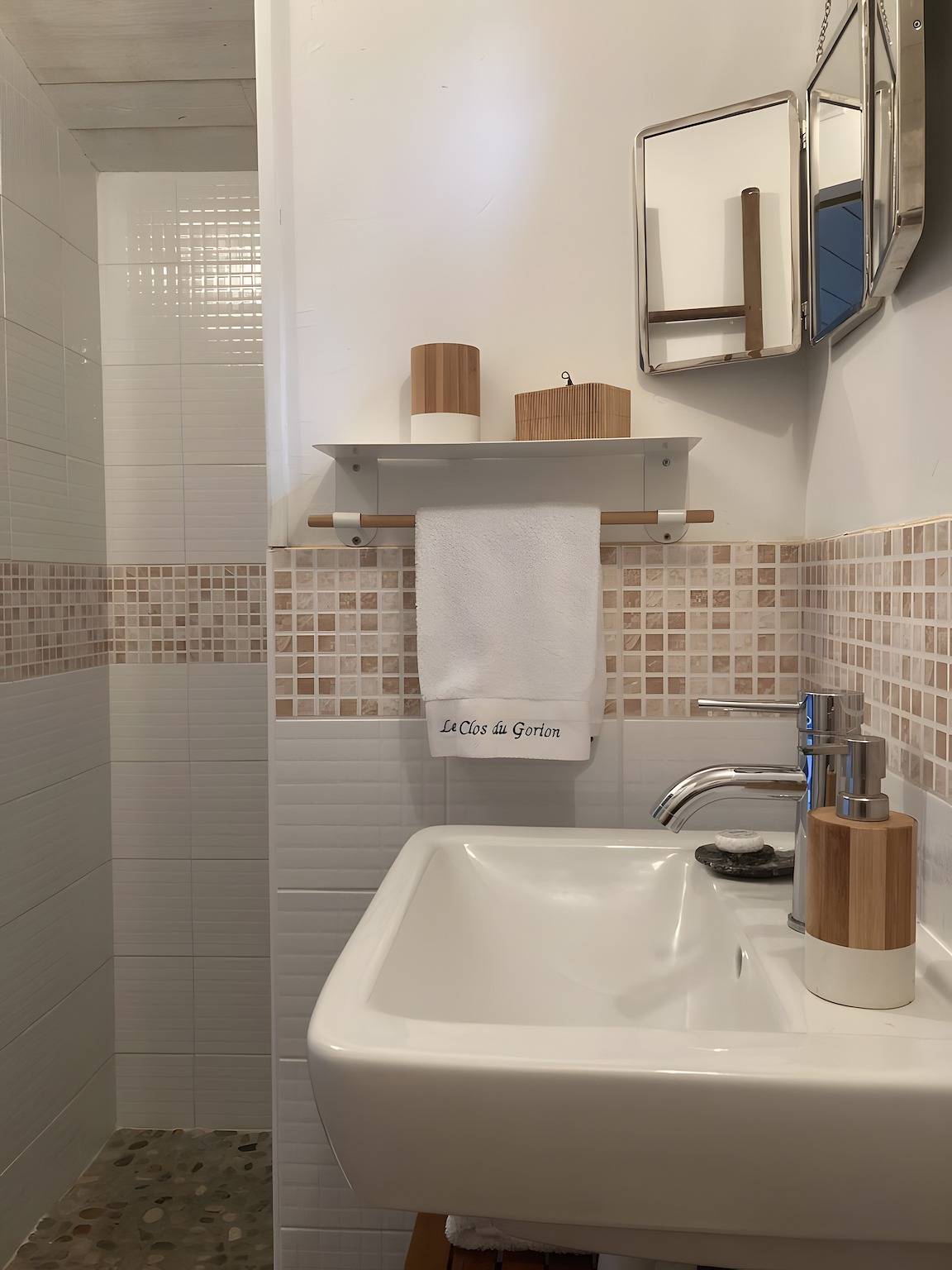 Le Clos du Gorion – Guest Room in the Countryside in Saint-Sulpice-et-Cameyrac, Bordeaux region