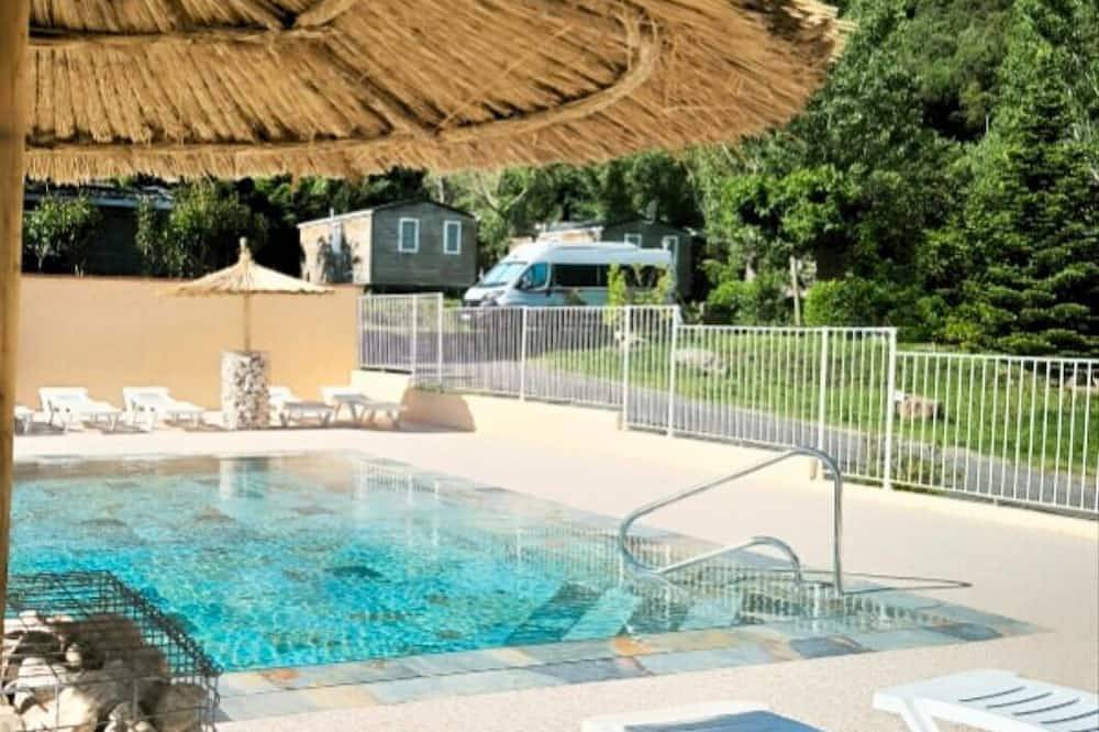 Aloha camping club. Dream vacation, heated pool, entertainment, catering. in Reynès, Región Céret