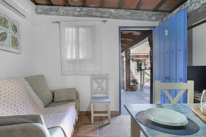 Holiday Home 'Laura' with Shared Pool, Wi-Fi and Air Conditioning in Conil de la Frontera, Costa de la Luz