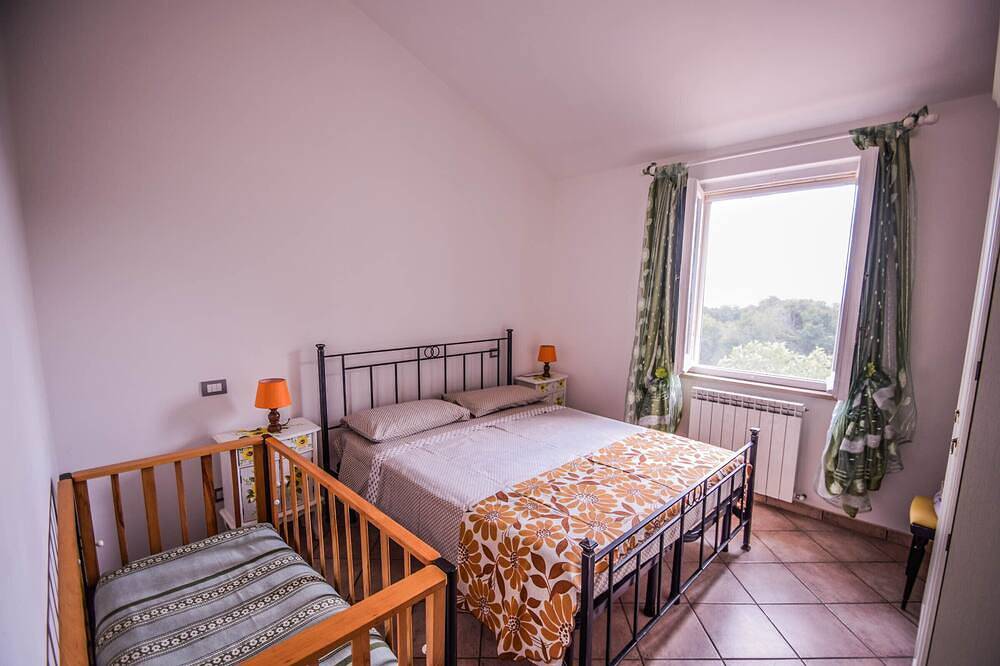 Detached house with private pool 1,5 km from shops and restaurant. Ac & Wi-fi in Montecchio, Provinsen Terni