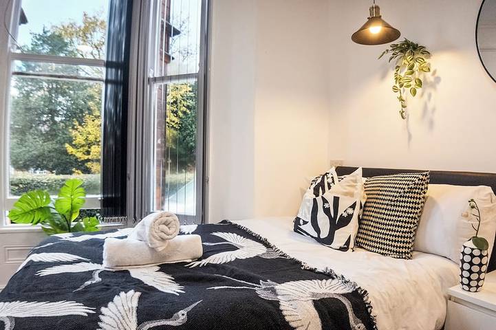 Entire apartment, Chic & Cosy Studio | Stylish New Build in Birmingham in Birmingham, Birmingham Area