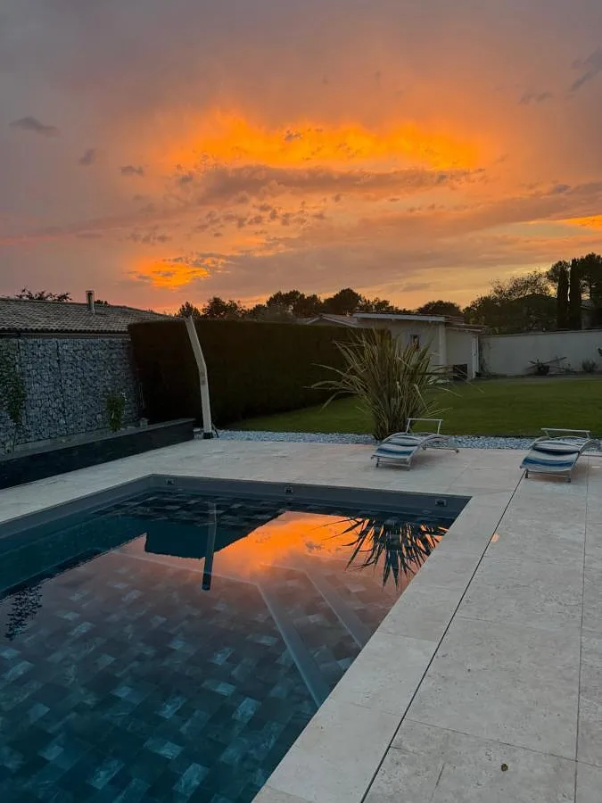 Apartamento de vacaciones para 2 personas, con terraza además de piscina y jardín - 1