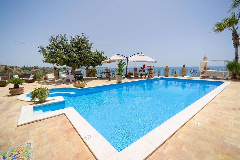 Stunning home in Ciotta with Wifi in Palma di Montechiaro, Province de Agrigento
