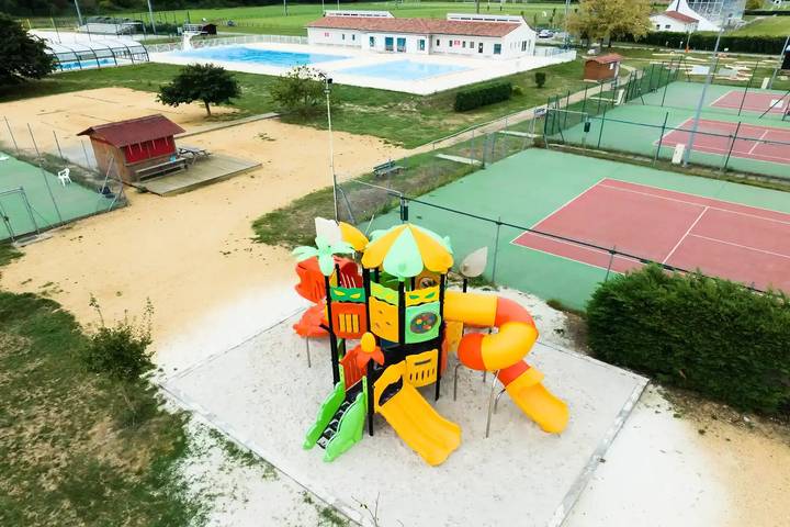Mobil-home classique 2 Chambres 4 Personnes in Saint-Sever, Landes