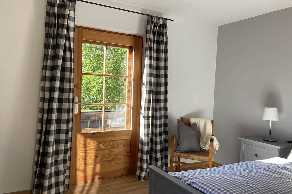 Seehaus mit Garten am Staffelsee,  privatem Badeplatz und Ruderboot in Seehausen am Staffelsee, Das Blaue Land