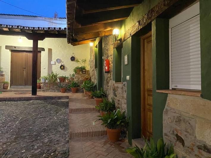 Casa rural para 3 personas, con jardín y vistas en Las Villuercas