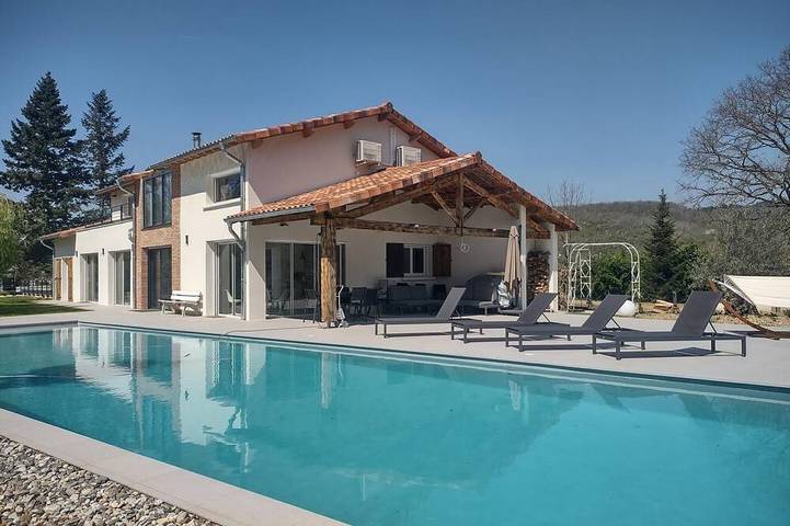 Maison de vacances pour 14 personnes, avec jardin et jacuzzi à Buzet-sur-Tarn