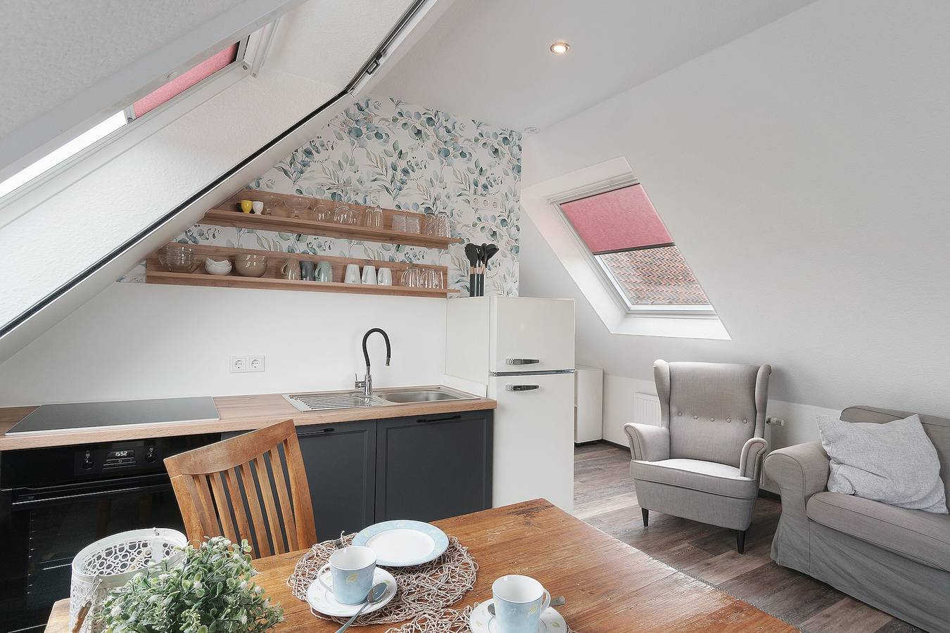 Entire apartment, Apartment 'Ferienwohnung Am Ewigen Meer' with Shared Terrace and Wi-Fi in Eversmeer, Nordseeküste