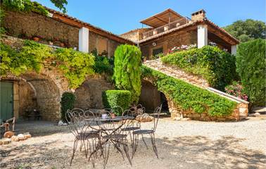 Gîte pour 10 personnes, avec piscine ainsi que terrasse et jardin à Baron