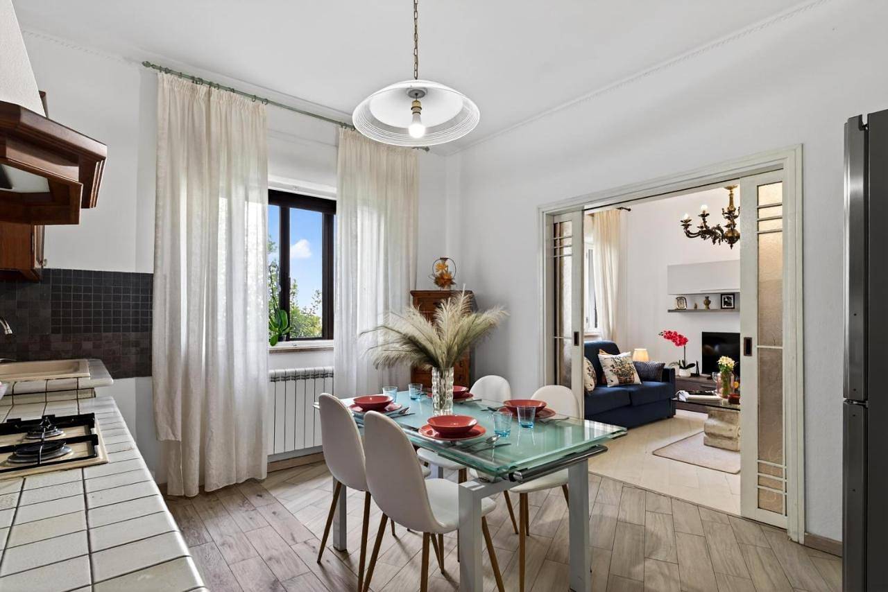 Peaceful house near the Lake &City Center in Desenzano del Garda, Gardasee-Berge