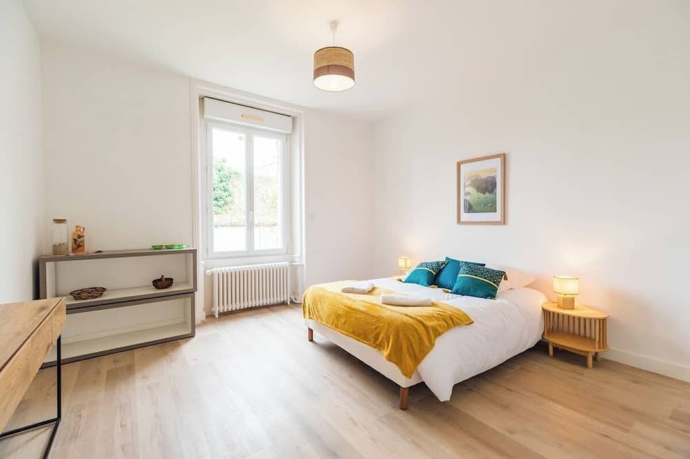 Appartement entier, Appartement avec veranda et 3 chambres, Guingamp in Guingamp, Région de Guingamp