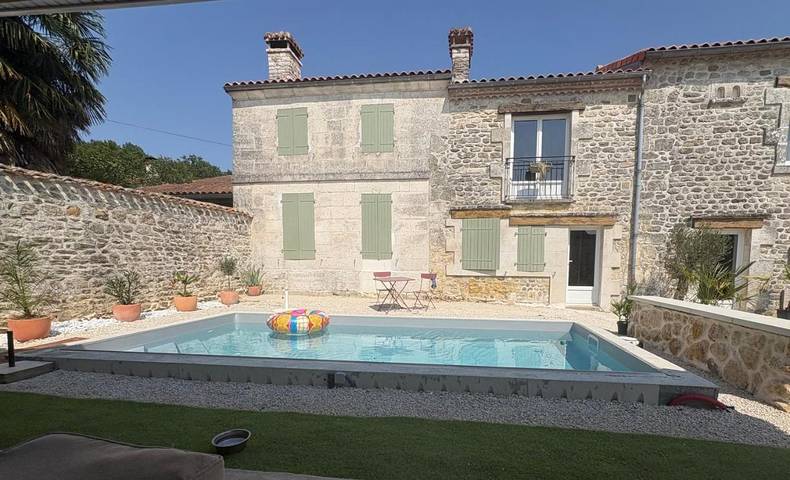Chambre d’hôte pour 2 personnes, avec Terrasse et Jardin ainsi que Piscine et Vue à Champniers