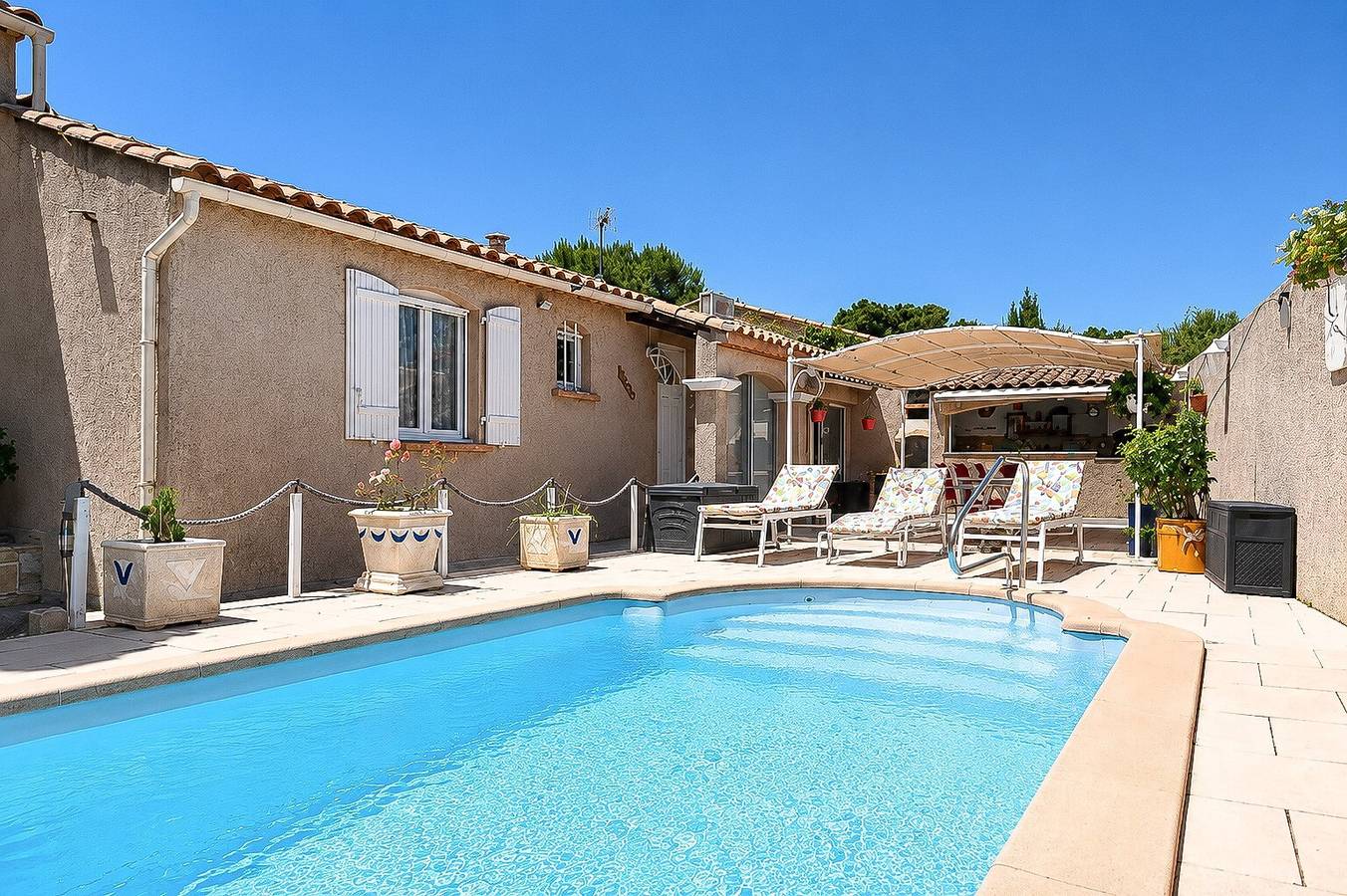 Ferienhaus „Location Saisonnière T2 Duplex“ mit privatem Pool, Wlan & Klimaanlage in Septèmes-les-Vallons, Mittelmeerküste (Frankreich)