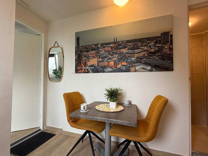 Vakantieappartement voor 2 personen, met terras in Eindhoven