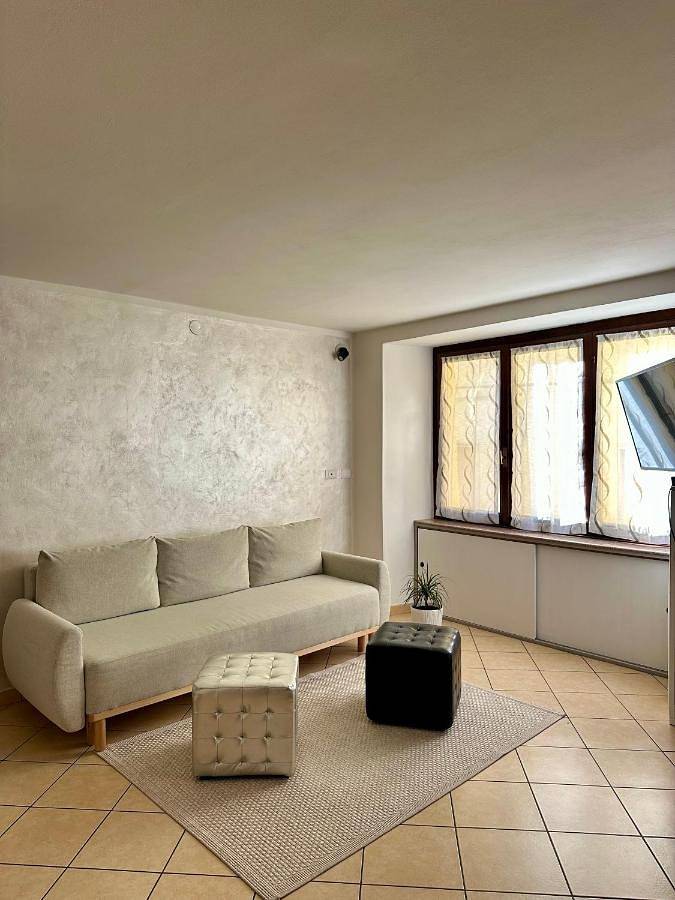 Gîte pour 4 personnes, avec terrasse dans Pettenasco