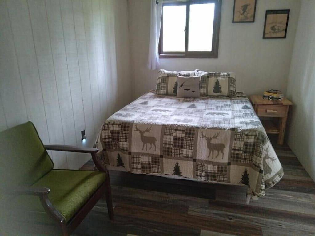 Log Cabin for 8 Guests in West Glacier, Glacier National Park