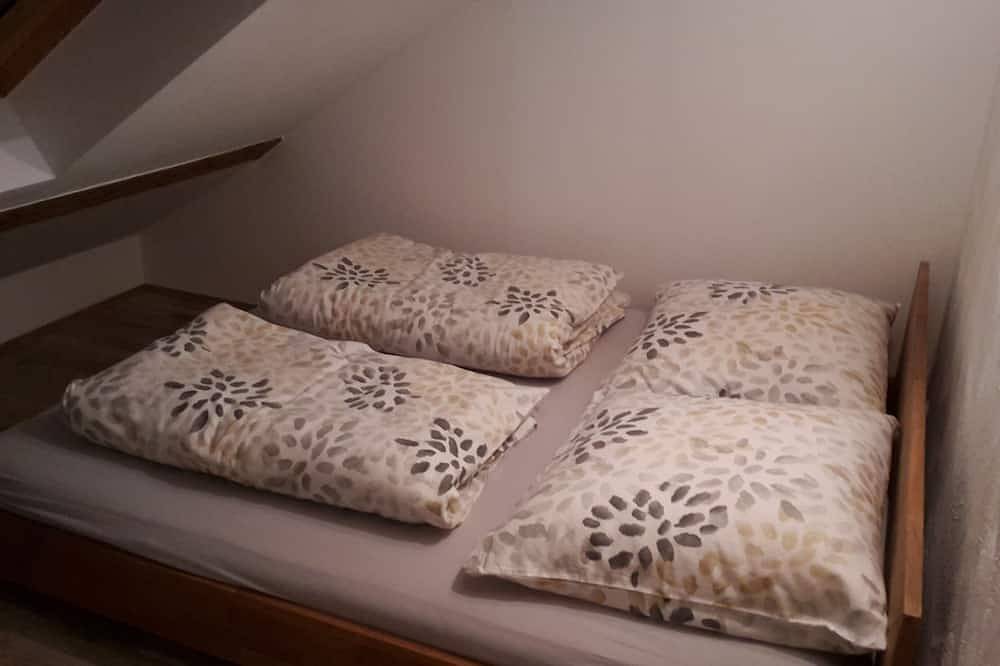 Entire apartment, Lavender apartment with balcony, 4 persons in Gemmenich, Plombières