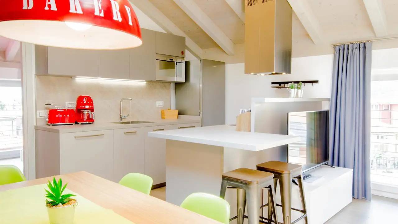 Entire holiday apartment, Holiday apartment for 2 people with balcony in Torbole, Nago-Torbole